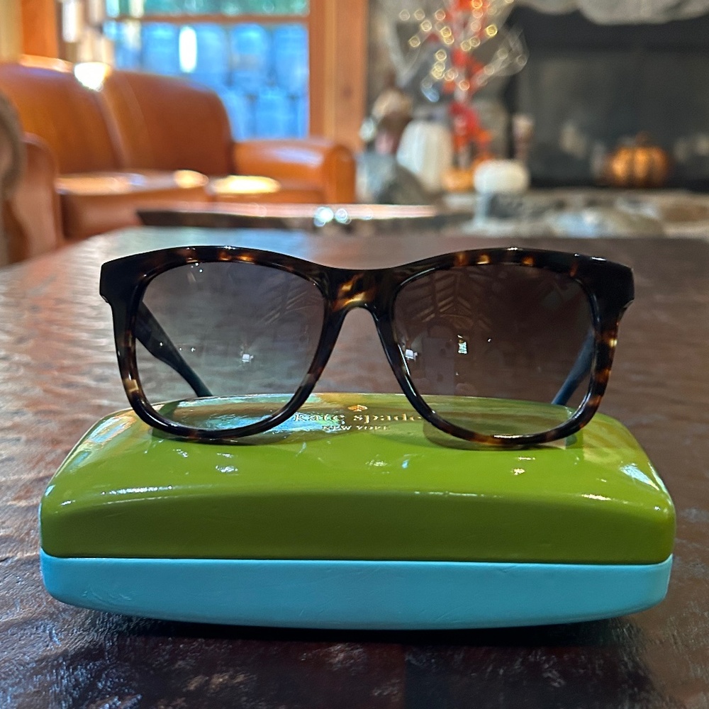 Kate Spade Sunglasses Hello Sunshine with case